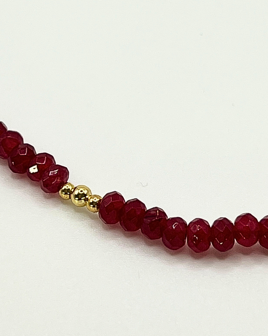 Natuurstenen kralenketting in bordeauxrood