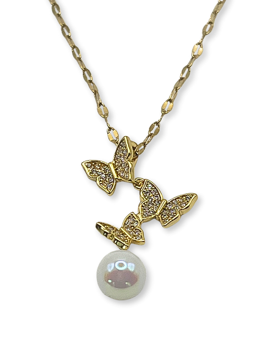 Goudkleurige roestvrijstalen ketting met drie vlinders met kleine strasssteentjes en imitatie parel