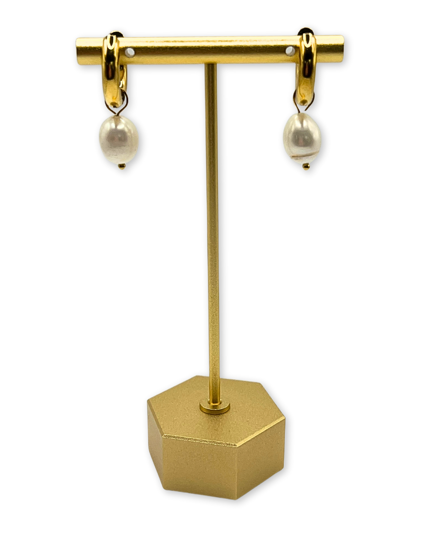 Gouden oorringen met zoetwater parels