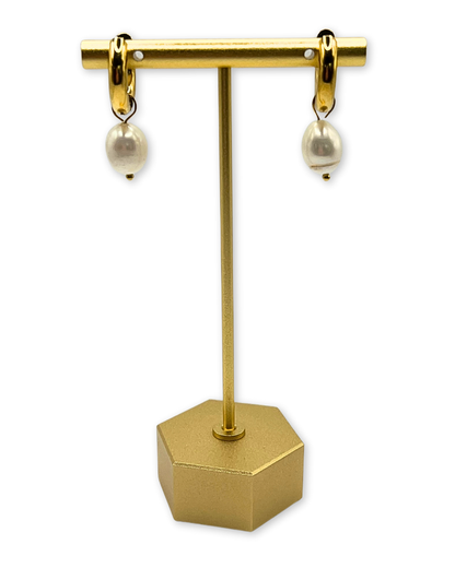 Gouden oorringen met zoetwater parels