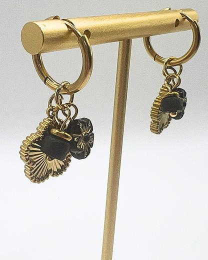 Goud- en zwartkleurige midnight bloom oorbellen