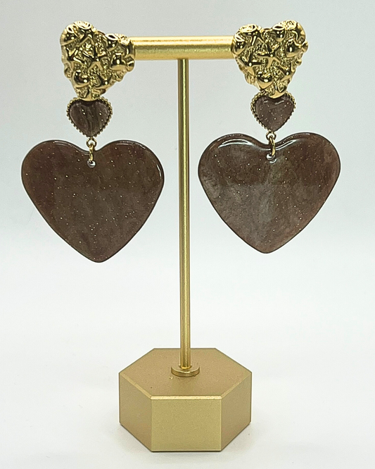 Bruine en gouden hartoorbellen