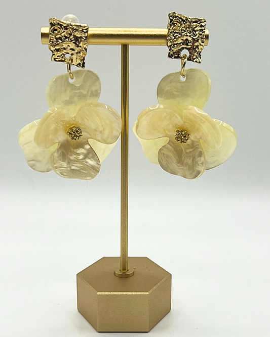 Prachtige parelmoer bloemoorbellen