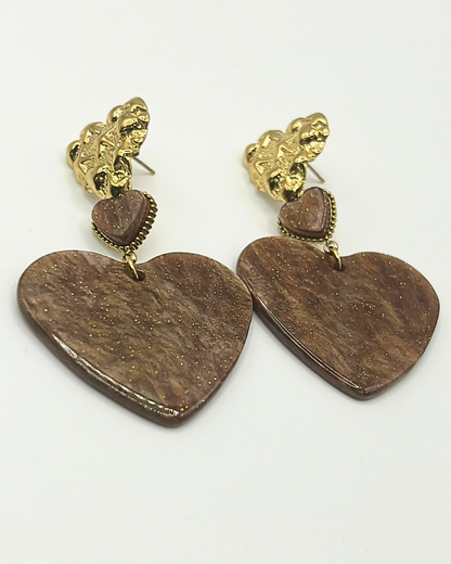 Bruine en gouden hartoorbellen
