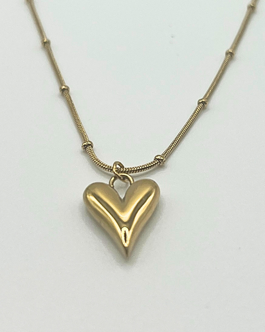 Goudkleurige ketting met harthanger