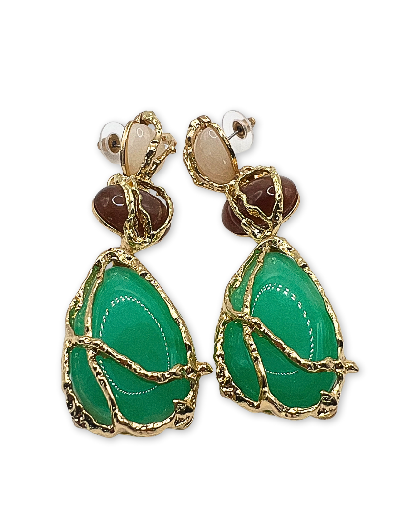 Oorhangers met groene en bruine steen